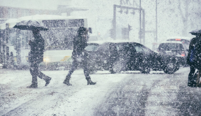Do outdoor e-paper signs measure up to extreme weather environments?