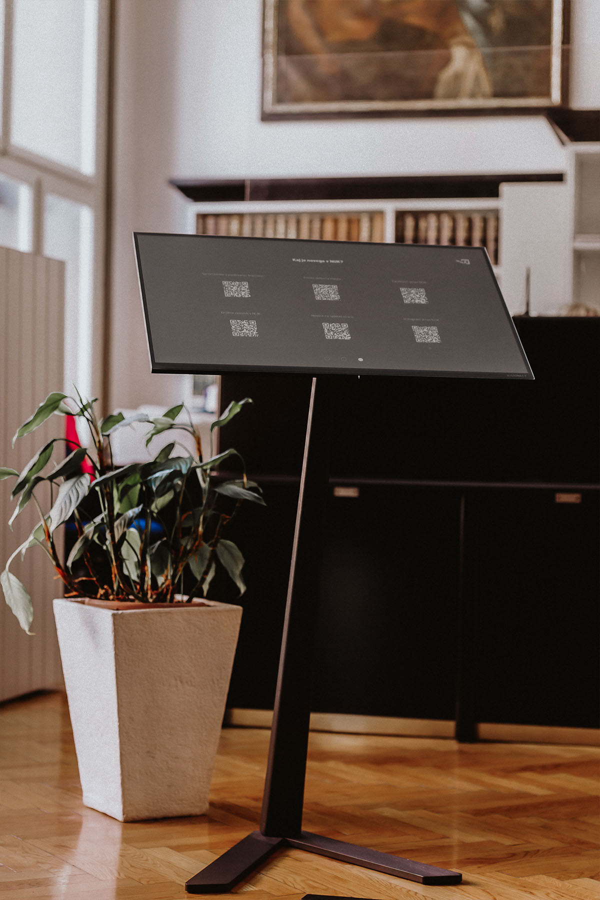 Digital Signage for Libraries: NUK and Visionect - Visionect